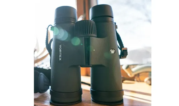 6 Best Lightweight Binoculars for Safari