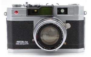 35MM RANGEFINDER PETRI Camera
